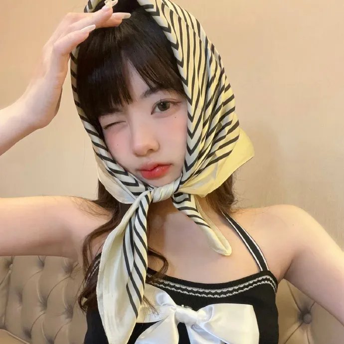 比基尼月亮